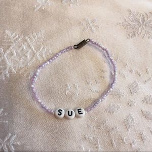 SUE 6 3/4” beaded name bracelet-NEW